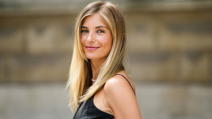 Frisuren-Trend 2021: Coconut Candy Hair ist die perfekte Haarfarbe für den Spätsommer