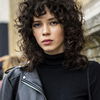 Curly Fringe: Die lässige Pony-Frisur für Lockenköpfe