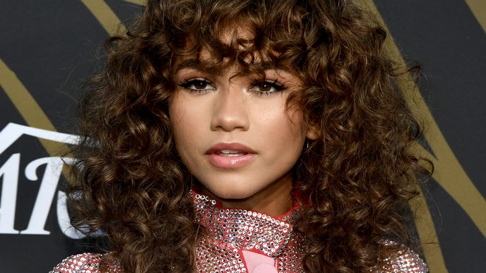 Disco Curls: So stylst du die angesagten Locken aus den 70ern für jede Haarstruktur