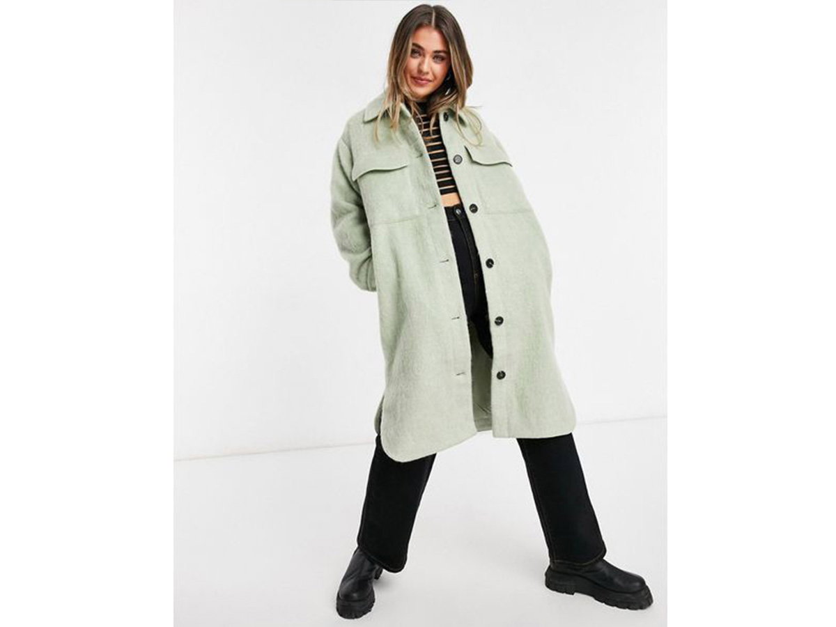 Longline-Hemdjacke aus recyceltem Material in Grün