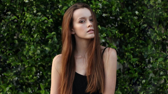 Hohe Stirn: Das sind die besten Frisuren und Stylingtipps