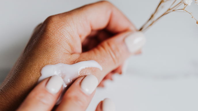 Handmaske: Das sind unsere Testsieger für trockene Hände!