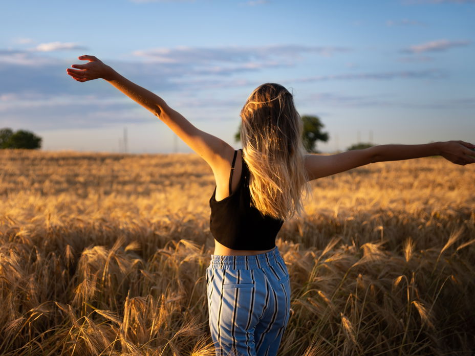 Horoskop Thema: Frau im Feld