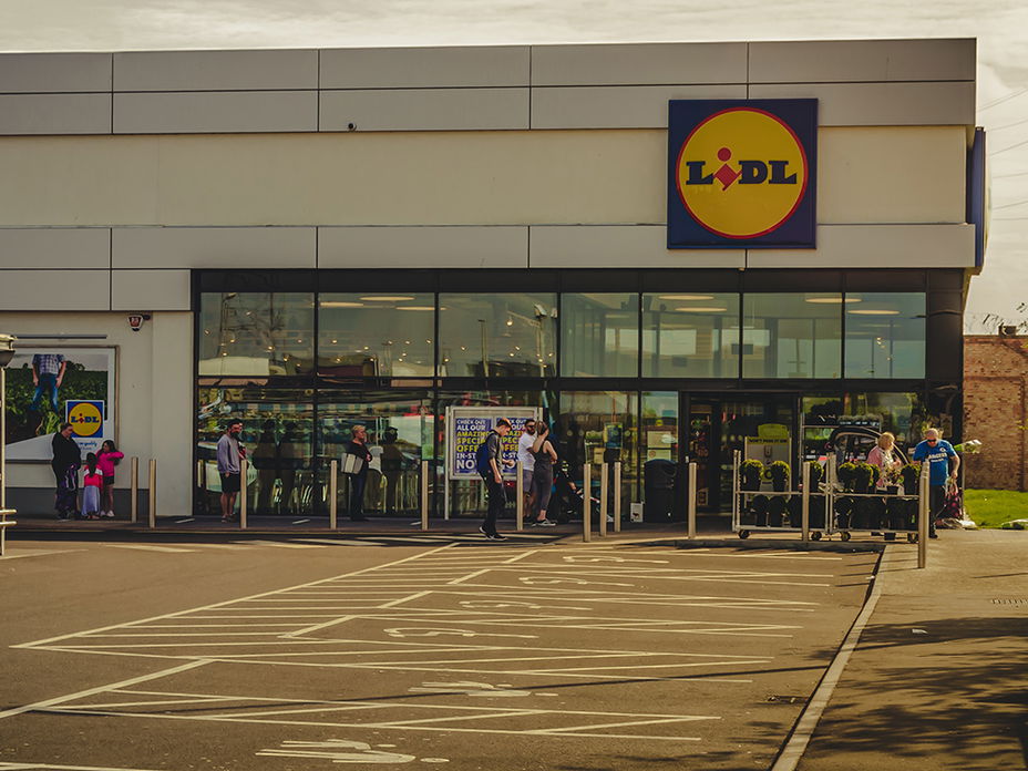 Lidl Filiale mit Kunden