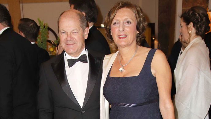 Bundeskanzler-Gattin Britta Ernst: Das ist die Frau an Olaf Scholz' Seite 