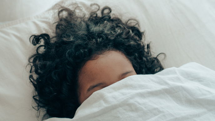 Schlafparalyse: Diese 5 Expert*innen-Tipps können sofort helfen