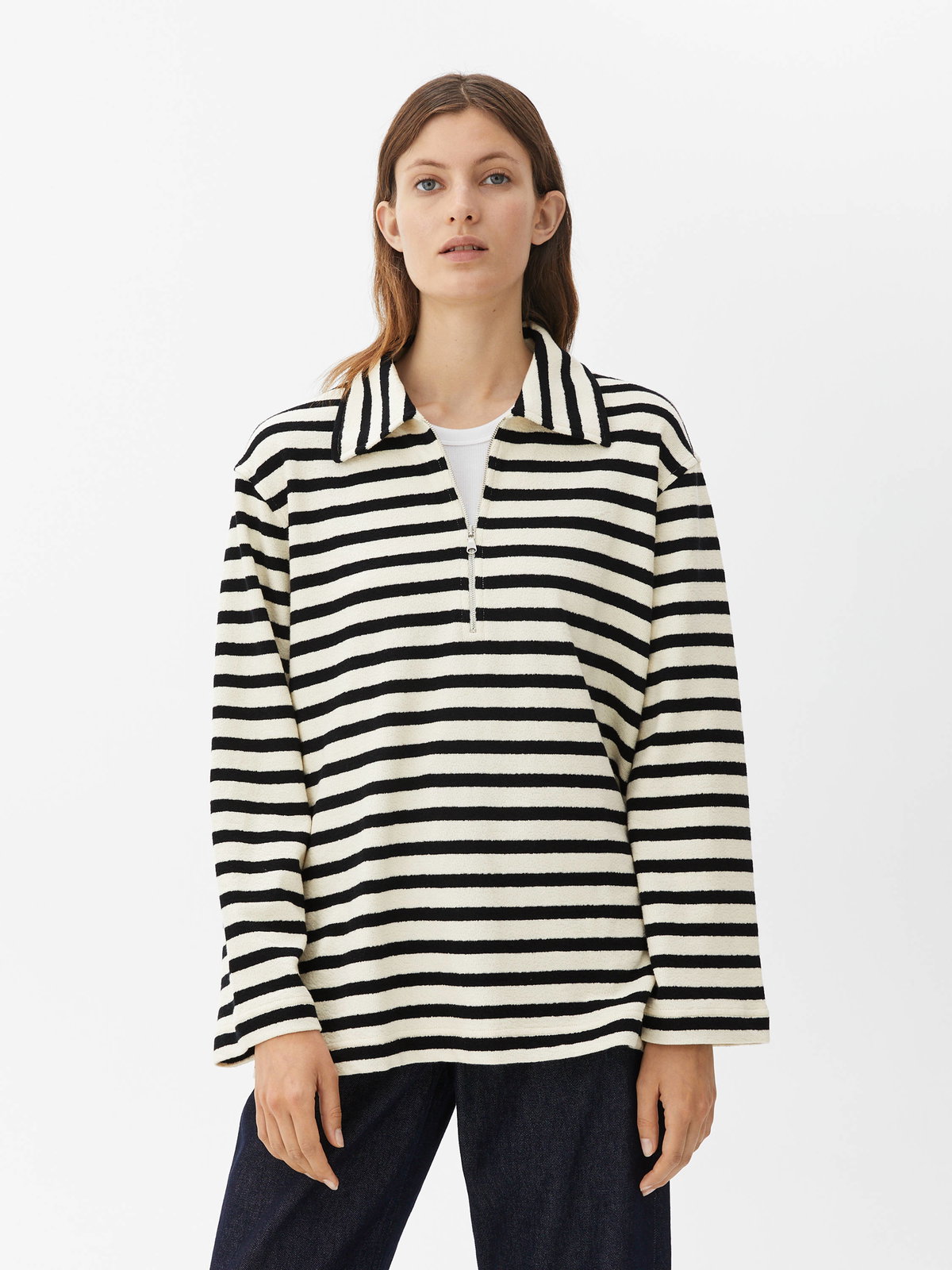 Arket gestreifter Pullover in schwarz weiß