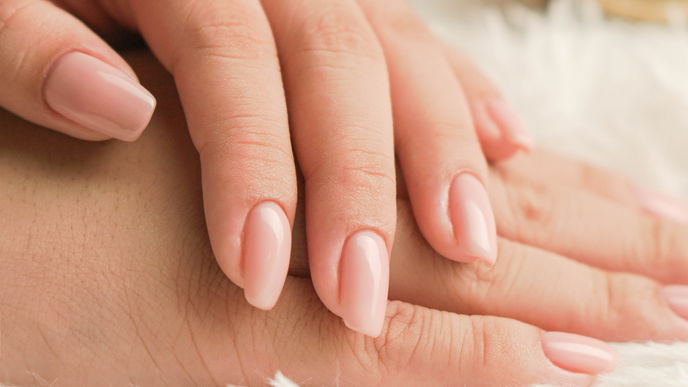 Rosafarbene "Air Brush Star Nails" sorgen für einen Sommer-Look auf den Nägeln