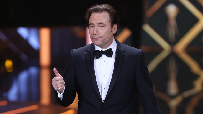 "LOL: Last One Laughing": DIESER Star ist raus – wegen Corona!