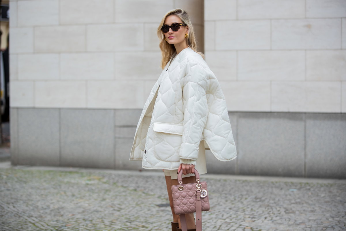 Mandy Bork trägt Steppjacke