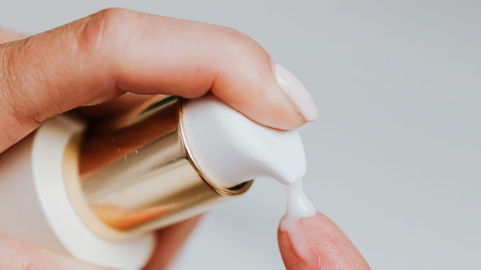 Trockene Haut im Winter: Die 5 besten Gesichtscremes unter 10 Euro 