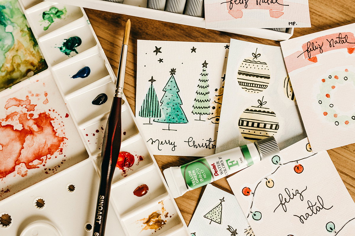 Bunte selbstgemachte Weihnachtskarten