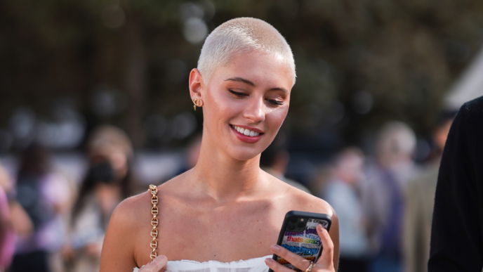 Die Trend-Frisur 2025 ist perfekt für selbstbewusste Frauen