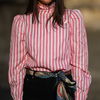 Modetrend 2021: In vs. Out -  Diese Blusen tragen wir im Herbst, diese nicht mehr 