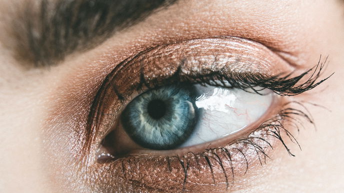 Beliebteste Mascara! Diese Drogerie-Wimperntusche unter 10 Euro wird auf Instagram gefeiert