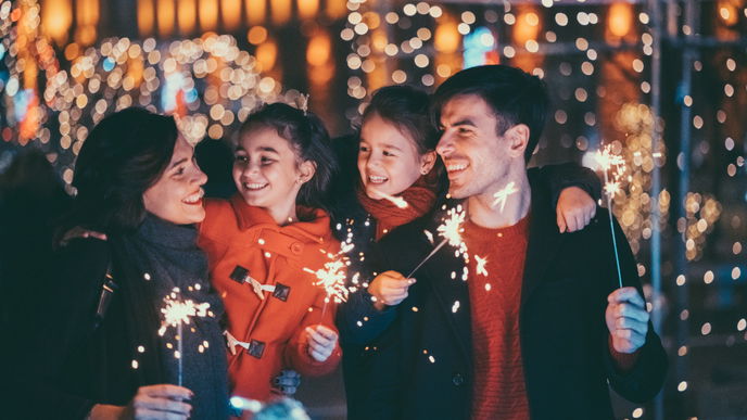 Silvester mit Kindern: 10 Ideen für einen gelungenen Abend zu Hause