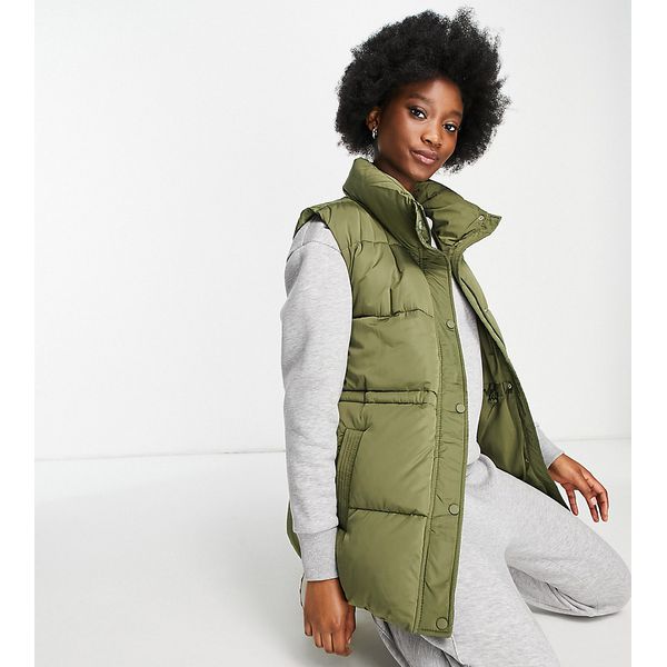 Diese Steppweste von Stradivarius ist extra wattiert und auch für kalte Tage perfekt! HIER 🛒 kannst du sie für ca. 30 Euro shoppen.