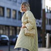 Herbst-Trend 2022: Diesen warmen H&M-Steppmantel brauchen wir in unserem Kleiderschrank