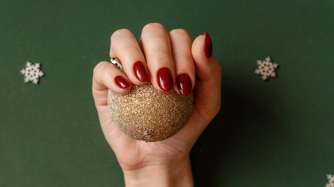 Nagellack an Weihnachten: 3 Designs für deine Fingernägel, die wahre Hingucker werden