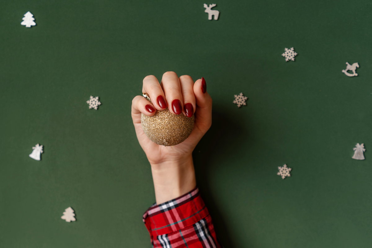 rote Nägel Weihnachten