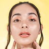 Sommersprossen Tattoo: Darum lassen sich gerade alle permanente Fake Freckles stechen