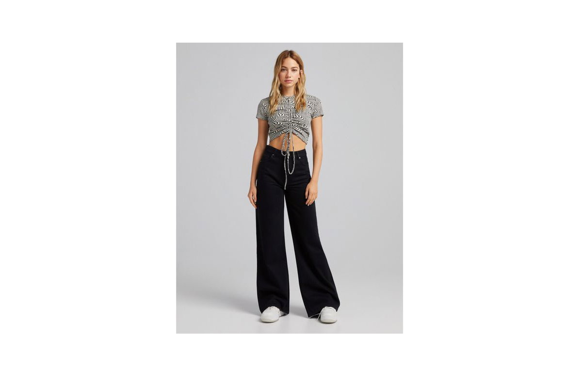 Schwarze Jeans weites Bein