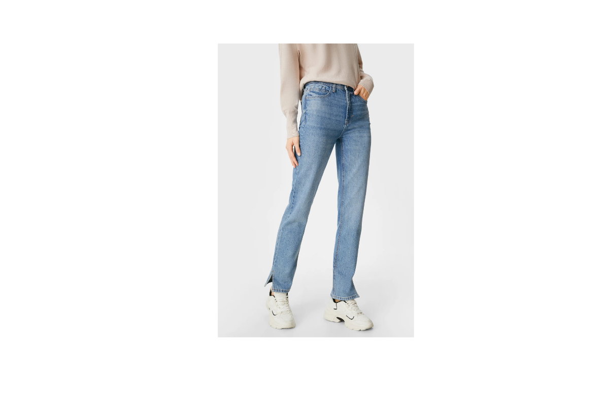 Jeans mit Schlitz