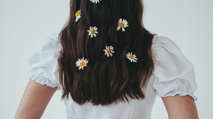 Dieses 2 Euro-Trockenshampoo von dm ist das Beste für deine Haare!