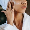 Hormonal Skincare: Die richtige Pflege passend zum Zyklus
