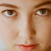 Geschwollene Augen? Dieser Trick mit Erbsen wirkt sofort – und ist komplett kostenlos