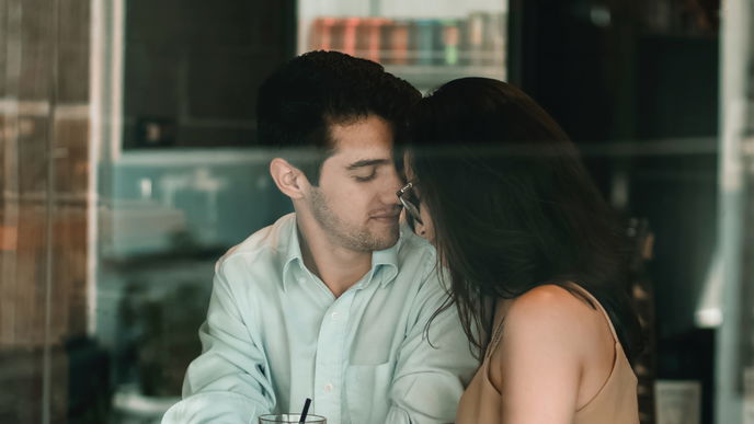 Psychologie: 5 Anzeichen, dass dein Date es leider gar nicht ernst mit dir meint