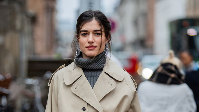 Modetrend 2022: Stylische Frauen setzen bei Kälte auf dieses It-Piece