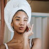 Unreinheiten ade: Darum dürfen diese 3 BHA Peelings in keiner Skincare-Routine fehlen!