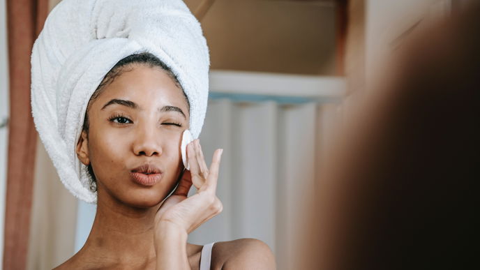 Unreinheiten ade: Darum dürfen diese 3 BHA Peelings in keiner Skincare-Routine fehlen!
