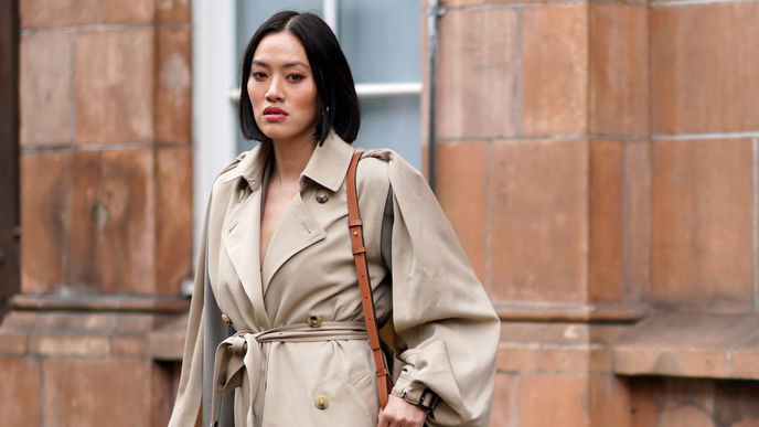 Modetrend 2022: Im Frühling tragen wir Trenchcoats in diesen 4 Farben