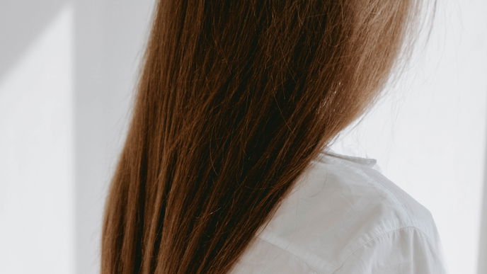 Beauty-Trend 2022: Dieses Kopfhaut-Serum sorgt für gesunde und glänzende Haare