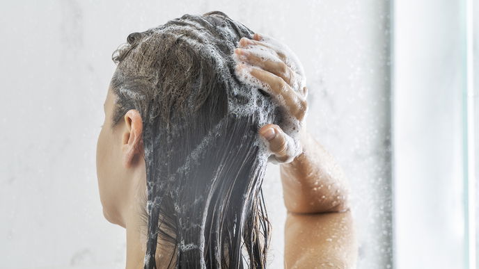Mildes Shampoo: Die besten Shampoos für trockene Kopfhaut