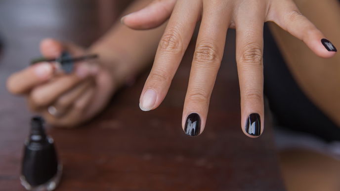 Nagellack schneller trocknen: Diese 7 blitzschnellen Tricks helfen