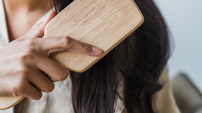 Haarausfall nach Schwangerschaft: Ursachen und Tipps zum Haarverlust