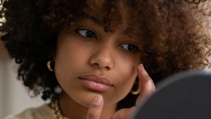 Selbstliebe: 3 Anzeichen, dass du dich mehr um dich selbst kümmern solltest