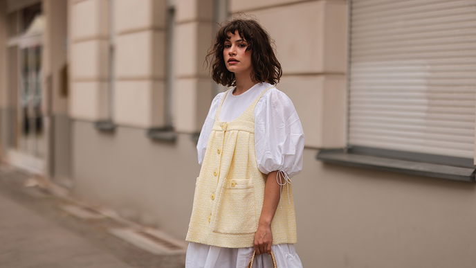 Modetrend 2022: Dieses H&M Kleid unter 20 Euro ist der perfekte Begleiter im Frühling