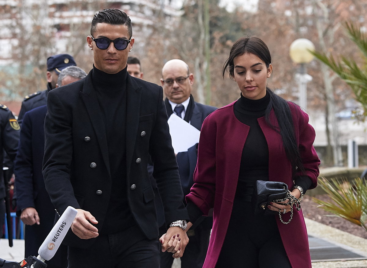 Cristiano Ronaldo & Georgina Rodriguez halten sich an den Händen