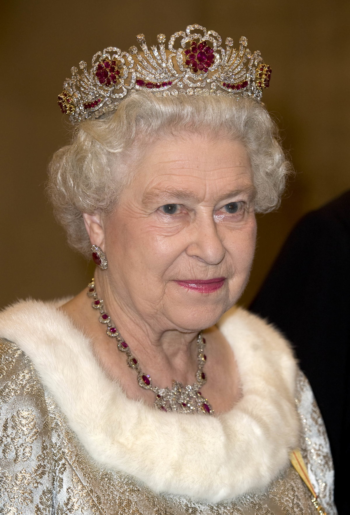 Nahaufnahme der Queen mit Krone