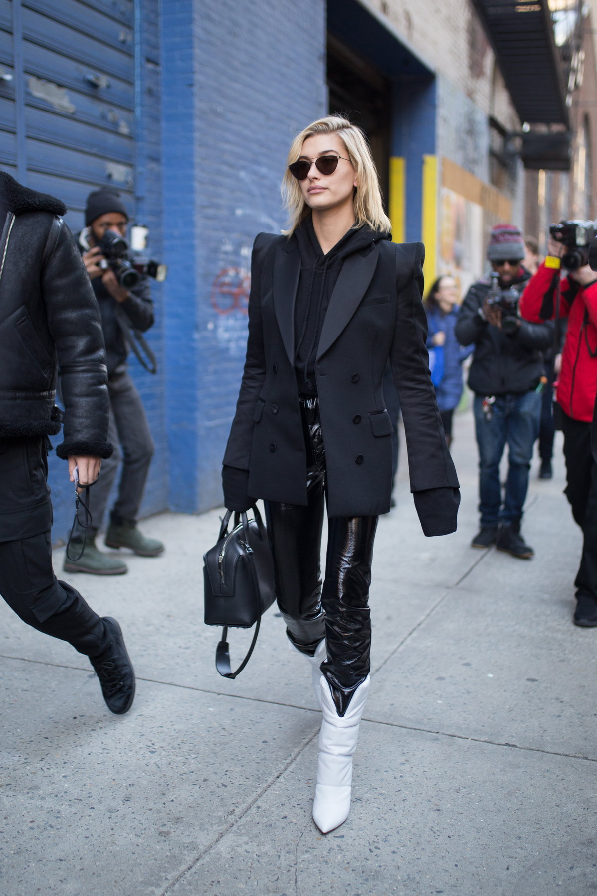 Hailey Bieber Seitenscheitel