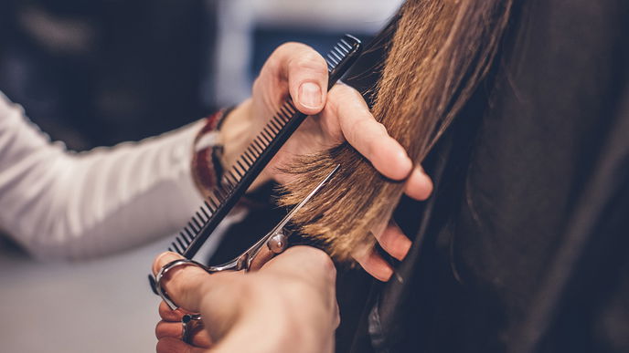 Frisurentrend 2022: Der "Vertical Cut" schmeichelt jeder Gesichtsform