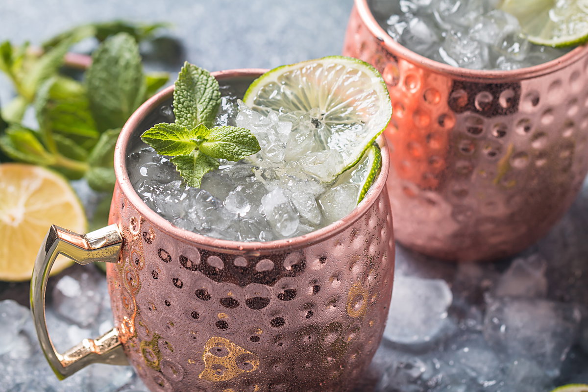 Moscow Mule im Kupferglas auf Eis