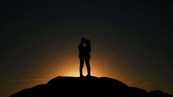 Karmische Liebe: Daran erkennst du, ob eure Verbindung Schicksal ist