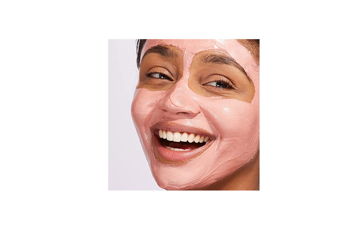Gesichtsmaske in grüner Tube