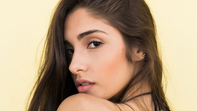 Beauty-Trend 2022: So geht der TikTok-Trend "Clean Girl Look"