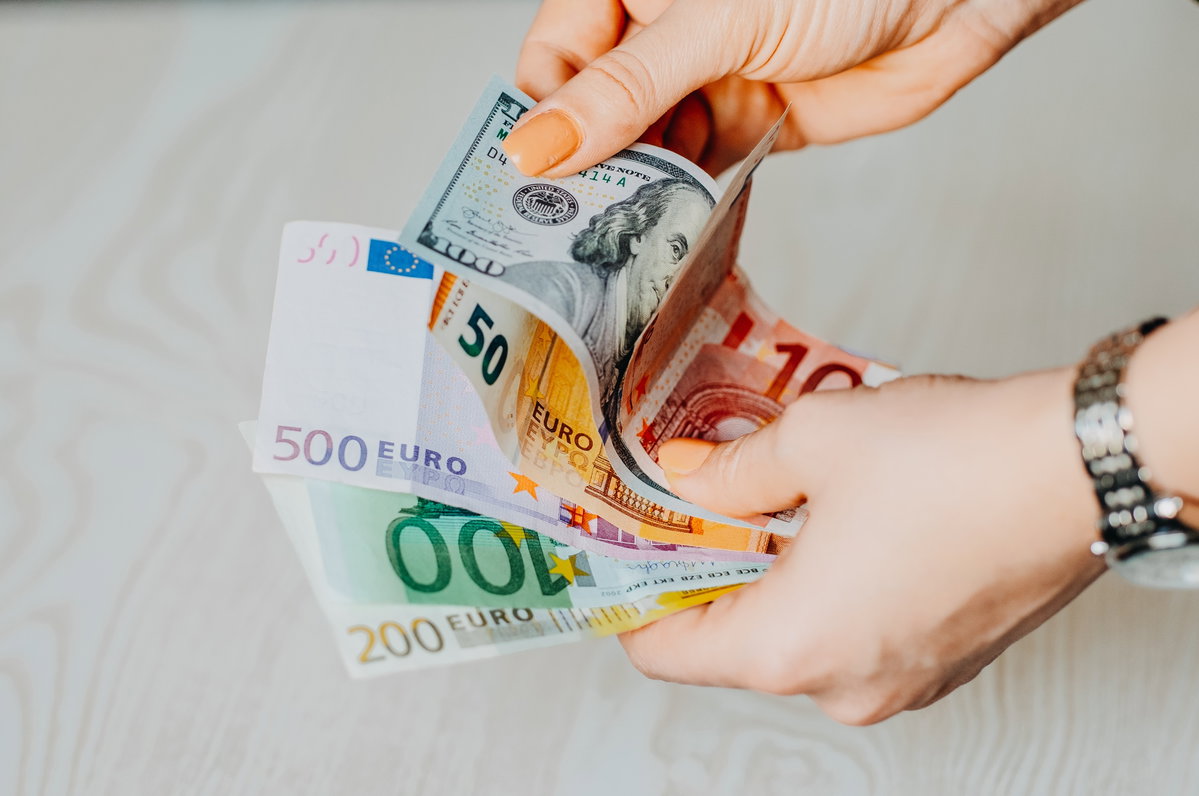 Geld in Hand